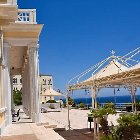 Albergo Palazzo Санта-Чезареа-Терме Экстерьер фото