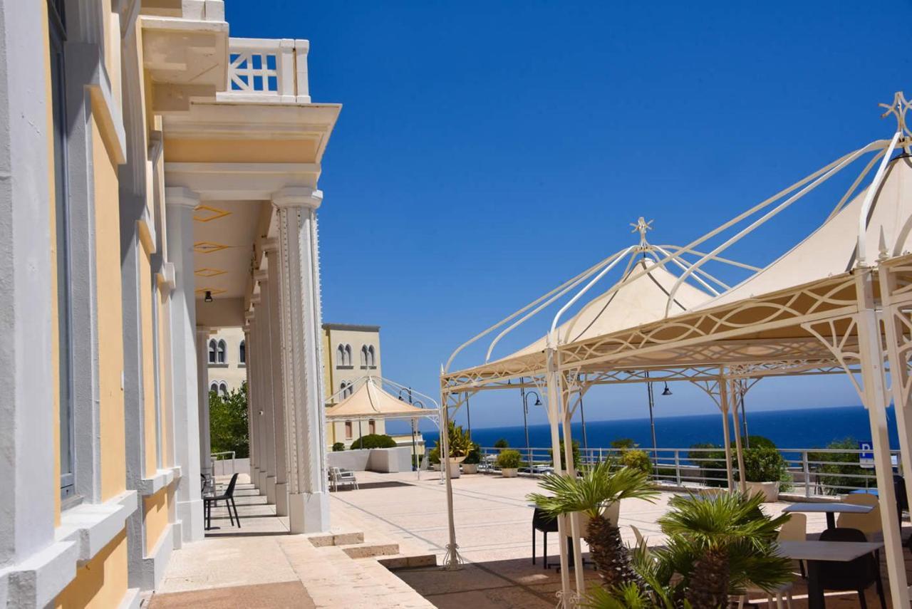 Albergo Palazzo Санта-Чезареа-Терме Экстерьер фото
